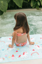 Cargar imagen en el visor de la galería, Toalla playera de microfibra Arcoíris