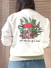 Cargar imagen en el visor de la galería, Chaqueta Bomber Jacket Hongo Bordados