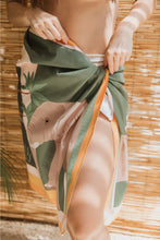 Cargar imagen en el visor de la galería, Toalla playera de microfibra Oasis Oliva