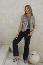 Cargar imagen en el visor de la galería, Chaleco Boa