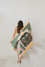 Cargar imagen en el visor de la galería, Toalla playera de microfibra Oasis Oliva