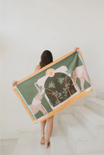 Cargar imagen en el visor de la galería, Toalla playera de microfibra Oasis Oliva