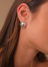 Cargar imagen en el visor de la galería, Aretes Sol