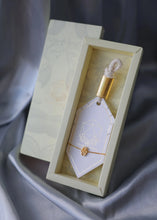 Cargar imagen en el visor de la galería, Pulsera Mano Hamsa con Piedra