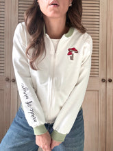 Cargar imagen en el visor de la galería, Chaqueta Bomber Jacket Hongo Bordados