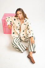 Cargar imagen en el visor de la galería, CHAQUETA PRINT LUNARES