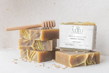 Cargar imagen en el visor de la galería, Jabón Hidratante Avena y Miel