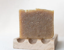 Cargar imagen en el visor de la galería, Jabón Hidratante Avena y Miel