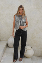 Cargar imagen en el visor de la galería, Chaleco Boa