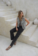 Cargar imagen en el visor de la galería, Chaleco Boa