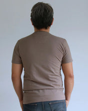Cargar imagen en el visor de la galería, Camiseta Hombre Café