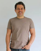 Cargar imagen en el visor de la galería, Camiseta Hombre Café