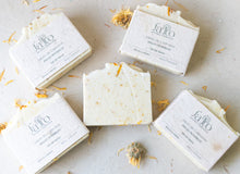 Cargar imagen en el visor de la galería, Jabón Caléndula Pieles Sensibles