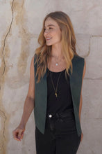 Cargar imagen en el visor de la galería, Chaleco India Pino