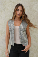 Cargar imagen en el visor de la galería, Chaleco Boa