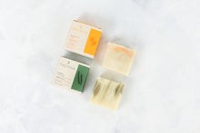 Cargar imagen en el visor de la galería, Jabón Facial MANZANILLA Y MIEL