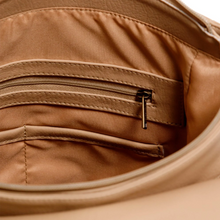 Cargar imagen en el visor de la galería, MORRAL PARA MUJER INDIAN GARDEN PORTA PC CON TAPA