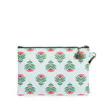 Cargar imagen en el visor de la galería, COSMETIQUERA O MONEDERO PARA MUJER RUANDA INDIAN GARDEN ESTAMPADA CON PULSERA