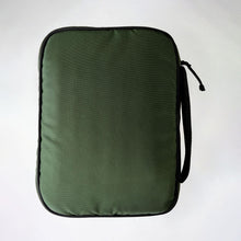 Cargar imagen en el visor de la galería, Portalibros Habana funda resistente para libros y dispositivos