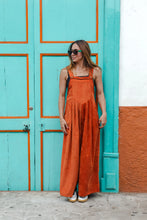 Cargar imagen en el visor de la galería, Overall Étnica corduroy sin mangas con bolsillos - Zapote