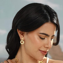 Cargar imagen en el visor de la galería, Arete panal Vuelo de Vida