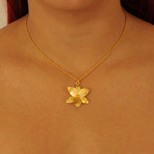 Cargar imagen en el visor de la galería, Cadena lirio Vuelo de Vida