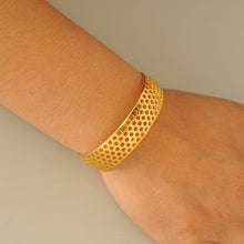 Cargar imagen en el visor de la galería, Brazalete Panal Vuelo de Vida