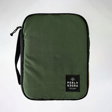 Cargar imagen en el visor de la galería, Portalibros Habana funda resistente para libros y dispositivos