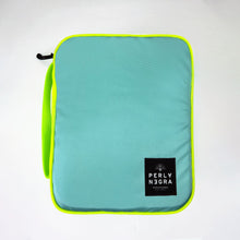 Cargar imagen en el visor de la galería, Portalibros Ciénaga funda para libros y book holder