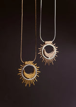 Cargar imagen en el visor de la galería, Collar Lunas