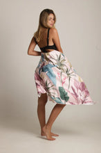 Cargar imagen en el visor de la galería, Toalla playera de microfibra Cerezo