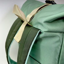 Cargar imagen en el visor de la galería, Back Pack Santa Elena