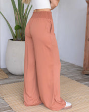 Cargar imagen en el visor de la galería, Pantalon Olivia Plane Almond