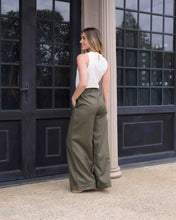 Cargar imagen en el visor de la galería, Pantalon Cande Plane Verde