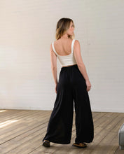 Cargar imagen en el visor de la galería, Pantalón Paulina Plane Negro