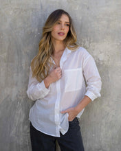 Cargar imagen en el visor de la galería, Camisa Lucero Soft Marfil