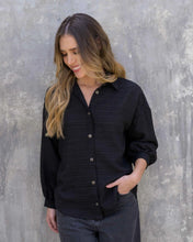 Cargar imagen en el visor de la galería, Camisa Cristina Berlín Black
