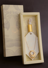 Cargar imagen en el visor de la galería, Collar Lunas