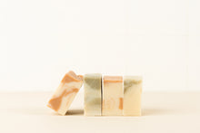 Cargar imagen en el visor de la galería, Jabón Facial ROMERO Y ARCILLA