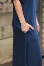 Cargar imagen en el visor de la galería, Vestido largo pampa con mangas - Azul Oscuro