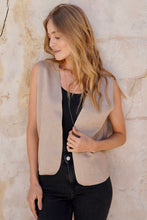 Cargar imagen en el visor de la galería, Chaleco India Arena