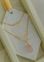 Cargar imagen en el visor de la galería, Collar Cuarzo Rosa - Piedra del Amor Incondicional