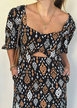 Cargar imagen en el visor de la galería, Vestido Demetria Estampado