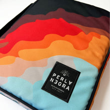 Cargar imagen en el visor de la galería, Portalibros Taganga funda y book holder para libros y dispositivos