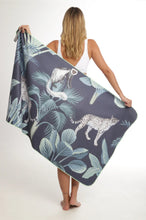 Cargar imagen en el visor de la galería, Toalla playera de microfibra Leopardo