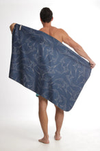 Cargar imagen en el visor de la galería, Toalla playera de microfibra Pez Espada