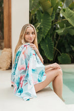 Cargar imagen en el visor de la galería, Toalla playera de microfibra Flamencos