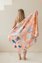 Cargar imagen en el visor de la galería, Toalla playera de microfibra Gaticos