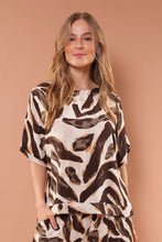 Cargar imagen en el visor de la galería, Blusa Zaira Safari
