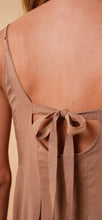 Cargar imagen en el visor de la galería, Vestido Salomé Taupe
